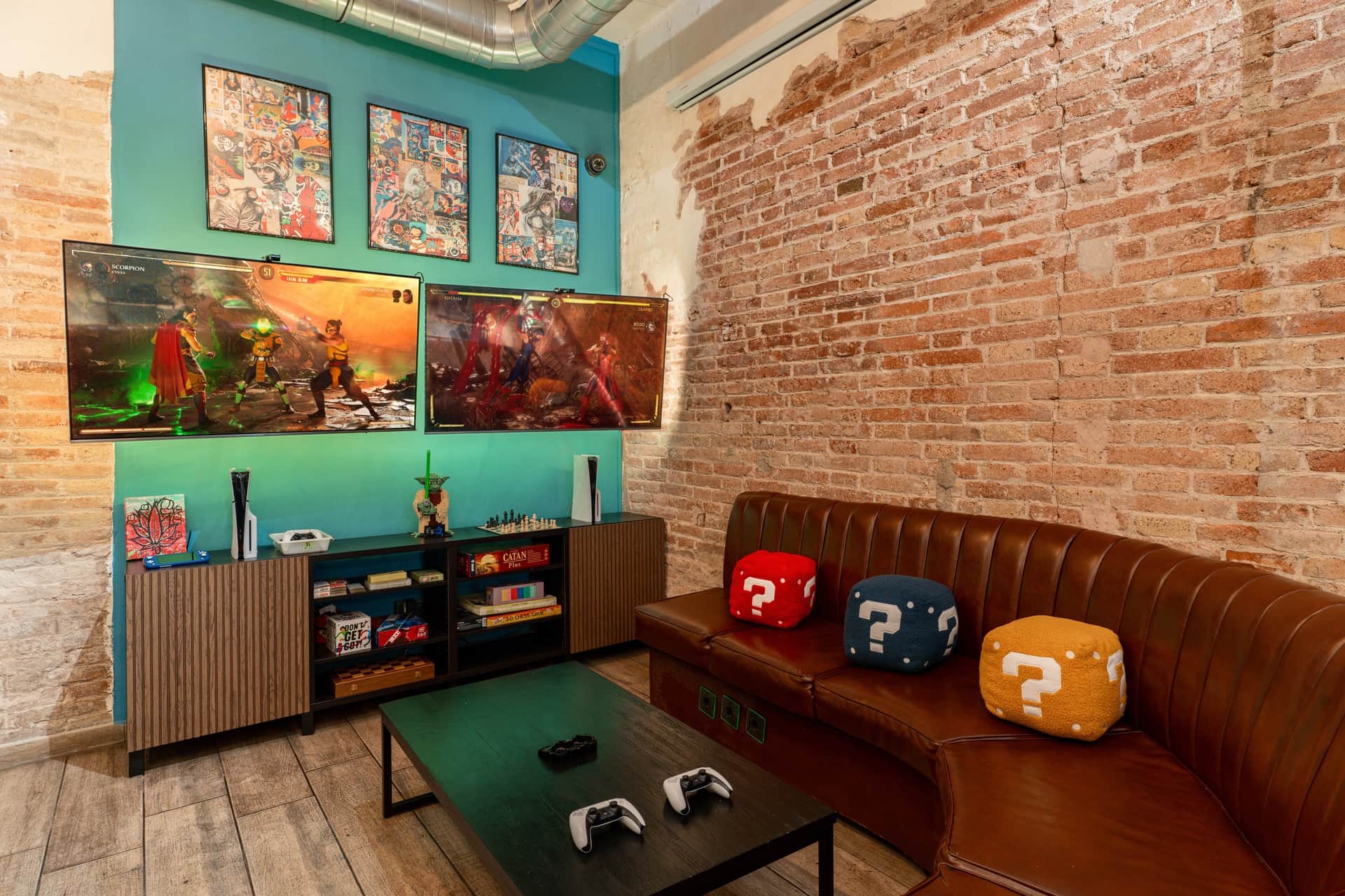 Espace gaming avec consoles au weed club 1UP Barcelone